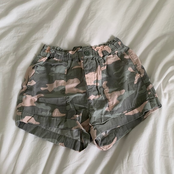 Aerie Camouflage Green/Pink shorts - Picture 1 of 3